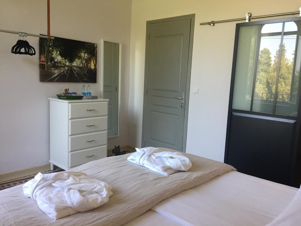 Mas De Mariette Bed and Breakfast Noves Exteriör bild